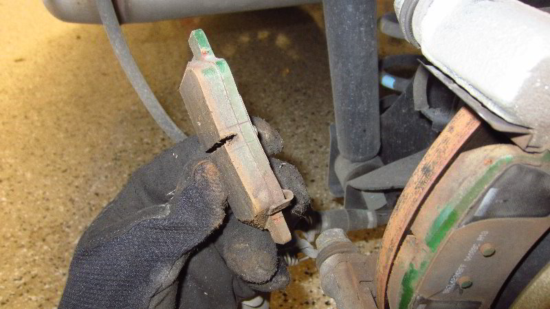 2014-2019-Kia-Soul-Rear-Brake-Pads-Replacement-Guide-017