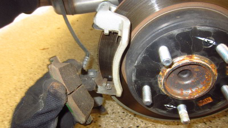 2014-2019-Kia-Soul-Rear-Brake-Pads-Replacement-Guide-018