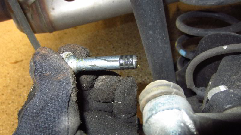 2014-2019-Kia-Soul-Rear-Brake-Pads-Replacement-Guide-022