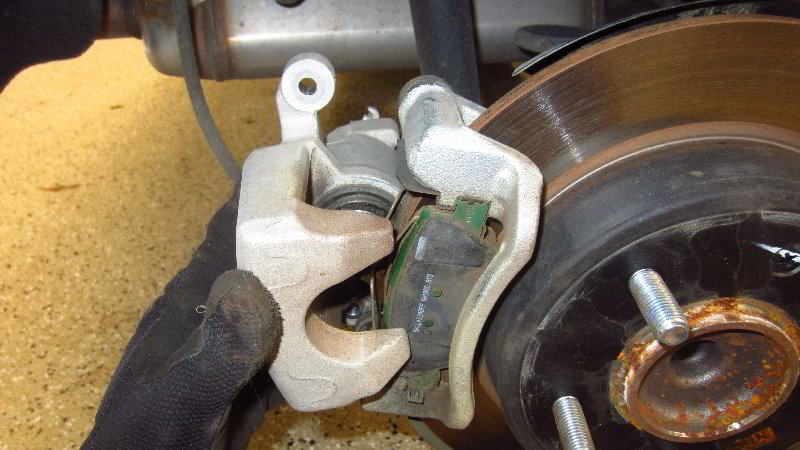 2014-2019-Kia-Soul-Rear-Brake-Pads-Replacement-Guide-033