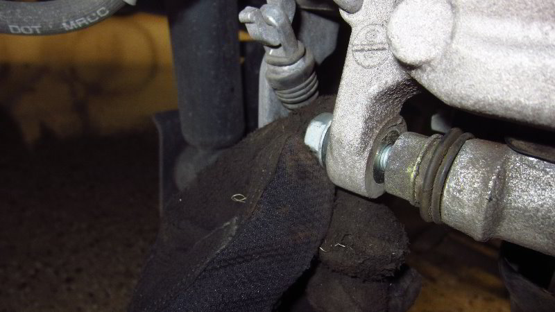 2014-2019-Kia-Soul-Rear-Brake-Pads-Replacement-Guide-035