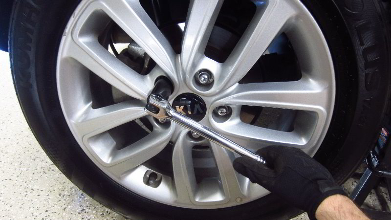 2014-2019-Kia-Soul-Rear-Brake-Pads-Replacement-Guide-045