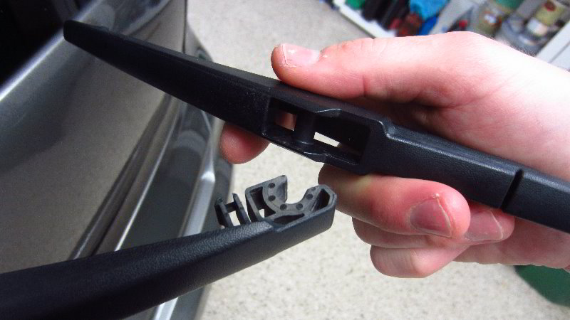 2014-2019-Kia-Soul-Rear-Wiper-Blade-Replacement-Guide-011