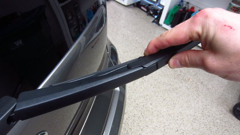 2014-2019-Kia-Soul-Rear-Wiper-Blade-Replacement-Guide-014
