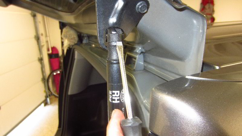 2014-2019-Kia-Soul-Tailgate-Lift-Support-Struts-Replacement-Guide-002
