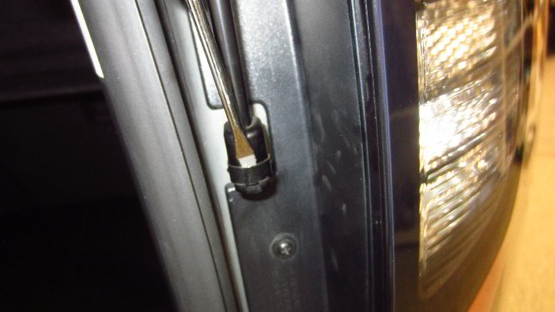 2014-2019-Kia-Soul-Tailgate-Lift-Support-Struts-Replacement-Guide-003