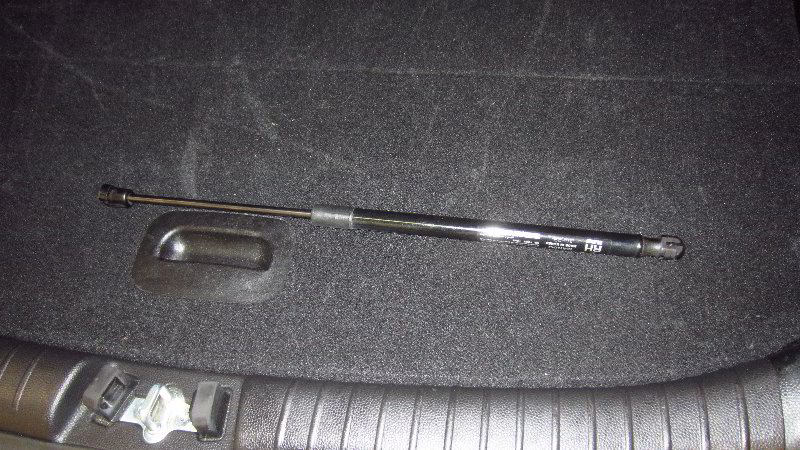 2014-2019-Kia-Soul-Tailgate-Lift-Support-Struts-Replacement-Guide-006