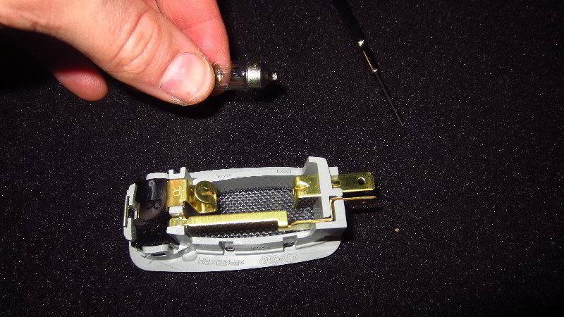 2014-2019-Kia-Soul-Vanity-Mirror-Light-Bulb-Replacement-Guide-009