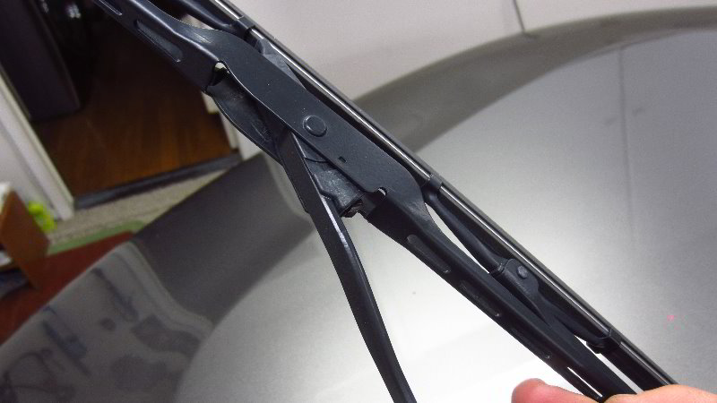 2014-2019-Kia-Soul-Windshield-Wiper-Blades-Replacement-Guide-003
