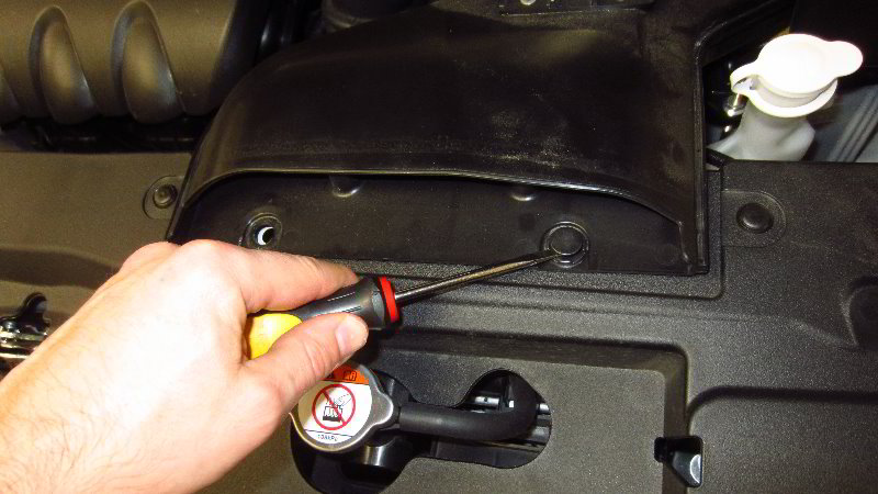 2014-2021-Mitsubishi-Outlander-12V-Automotive-Battery-Replacement-Guide-005