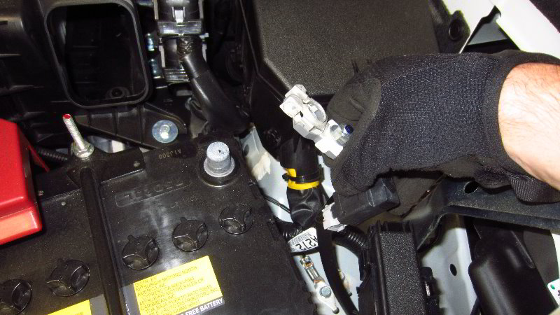 2014-2021-Mitsubishi-Outlander-12V-Automotive-Battery-Replacement-Guide-011