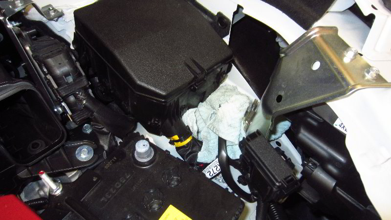 2014-2021-Mitsubishi-Outlander-12V-Automotive-Battery-Replacement-Guide-012