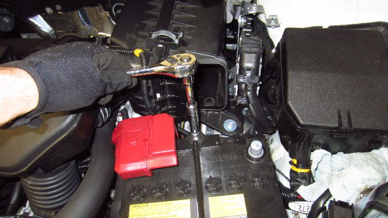 2014-2021-Mitsubishi-Outlander-12V-Automotive-Battery-Replacement-Guide-013