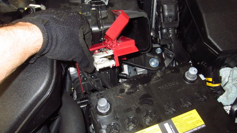 2014-2021-Mitsubishi-Outlander-12V-Automotive-Battery-Replacement-Guide-020