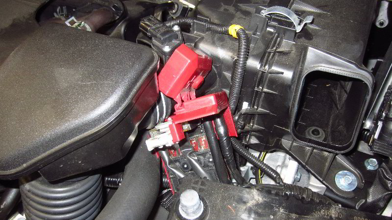 2014-2021-Mitsubishi-Outlander-12V-Automotive-Battery-Replacement-Guide-021