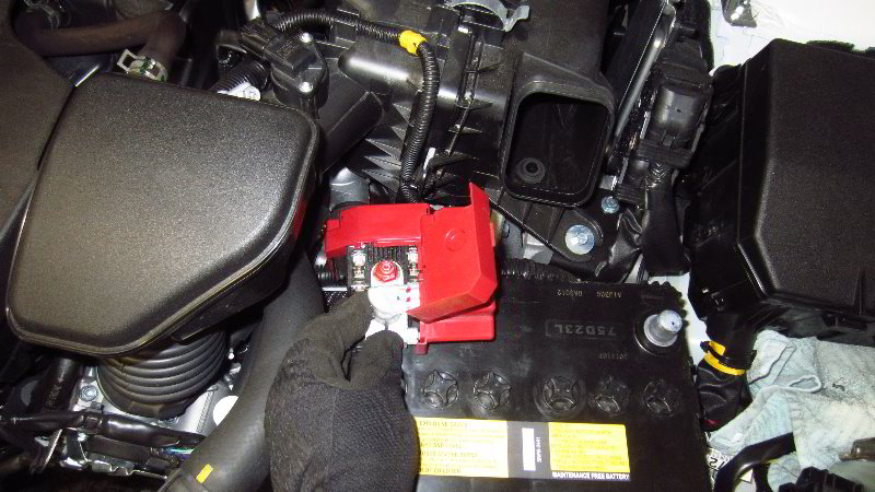 2014-2021-Mitsubishi-Outlander-12V-Automotive-Battery-Replacement-Guide-025