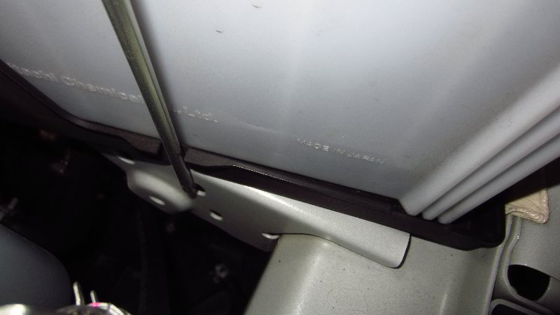 2014-2021-Mitsubishi-Outlander-12V-Automotive-Battery-Replacement-Guide-030