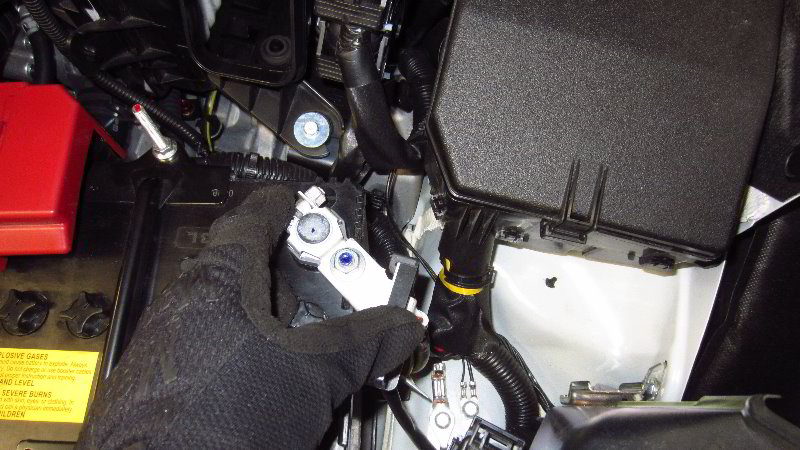 2014-2021-Mitsubishi-Outlander-12V-Automotive-Battery-Replacement-Guide-033