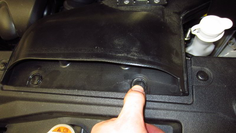 2014-2021-Mitsubishi-Outlander-12V-Automotive-Battery-Replacement-Guide-038