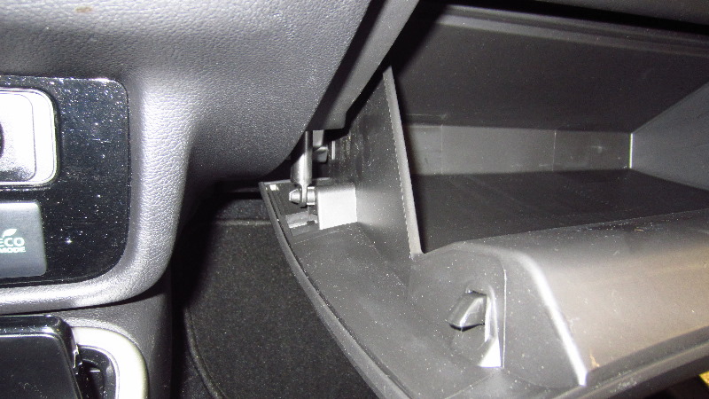 2014-2021-Mitsubishi-Outlander-Cabin-Air-Filter-Replacement-Guide-003