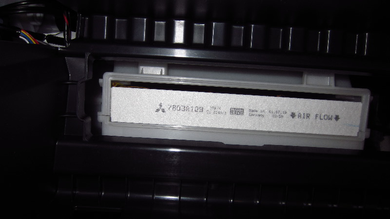 2014-2021-Mitsubishi-Outlander-Cabin-Air-Filter-Replacement-Guide-013