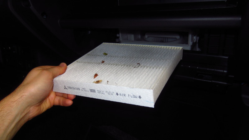 2014-2021-Mitsubishi-Outlander-Cabin-Air-Filter-Replacement-Guide-015