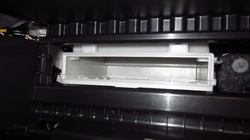 2014-2021-Mitsubishi-Outlander-Cabin-Air-Filter-Replacement-Guide-020