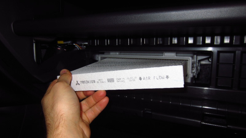 2014-2021-Mitsubishi-Outlander-Cabin-Air-Filter-Replacement-Guide-021