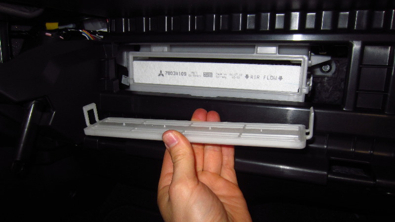 2014-2021-Mitsubishi-Outlander-Cabin-Air-Filter-Replacement-Guide-022