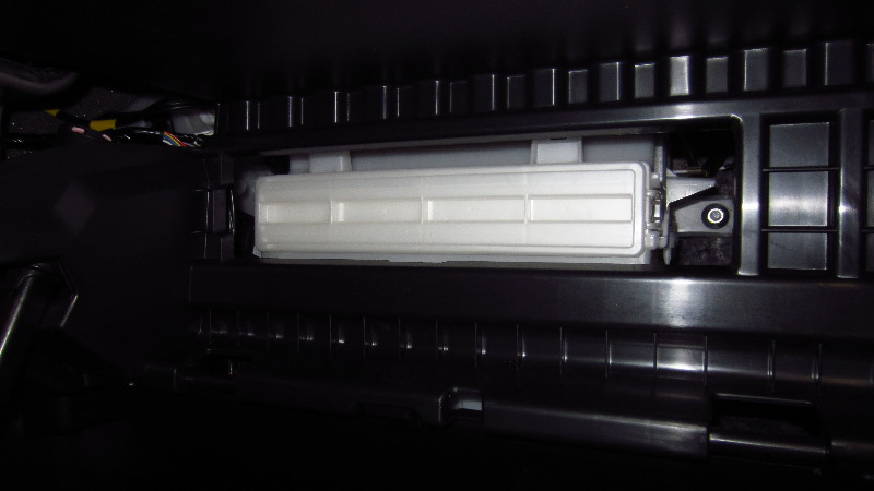 2014-2021-Mitsubishi-Outlander-Cabin-Air-Filter-Replacement-Guide-024