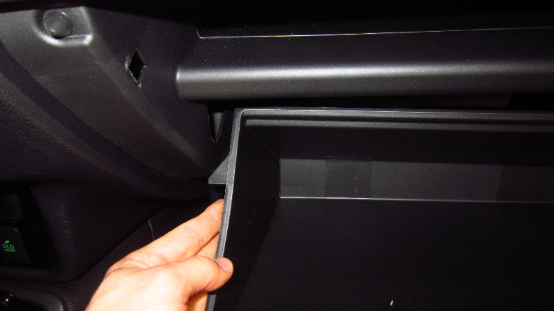 2014-2021-Mitsubishi-Outlander-Cabin-Air-Filter-Replacement-Guide-026