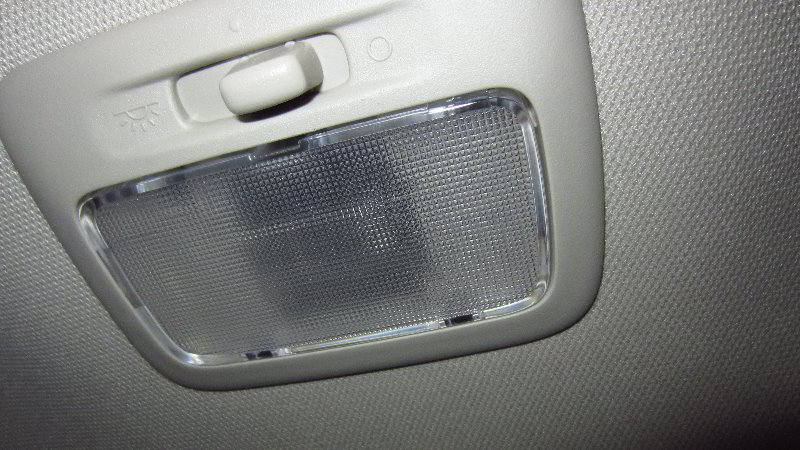 2014-2021-Mitsubishi-Outlander-Cargo-Area-Light-Bulb-Replacement-Guide-003