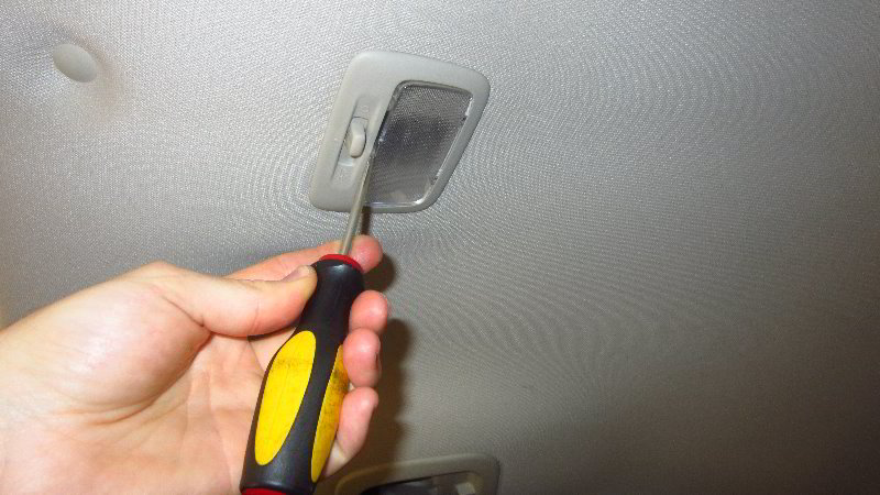 2014-2021-Mitsubishi-Outlander-Cargo-Area-Light-Bulb-Replacement-Guide-004