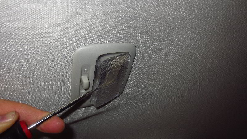 2014-2021-Mitsubishi-Outlander-Cargo-Area-Light-Bulb-Replacement-Guide-005