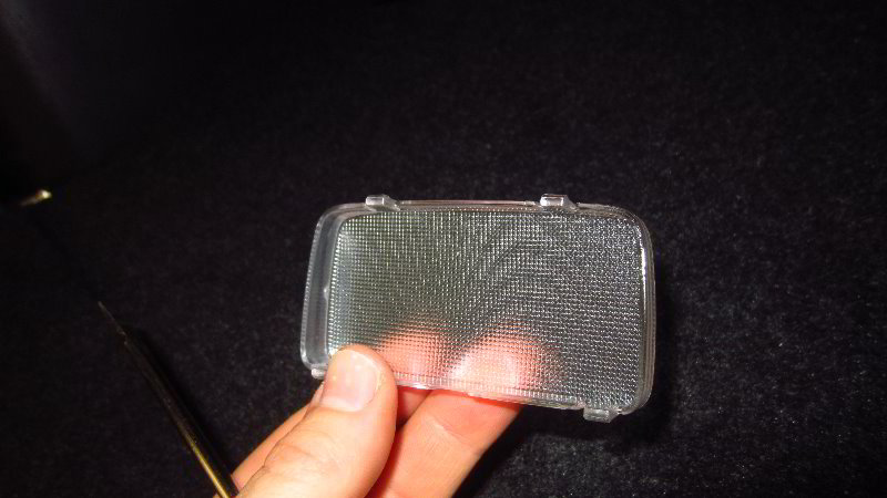 2014-2021-Mitsubishi-Outlander-Cargo-Area-Light-Bulb-Replacement-Guide-006