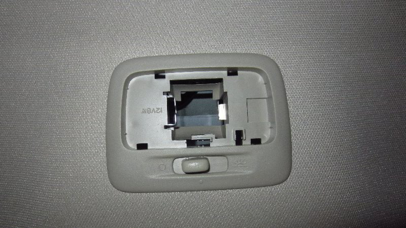 2014-2021-Mitsubishi-Outlander-Cargo-Area-Light-Bulb-Replacement-Guide-011