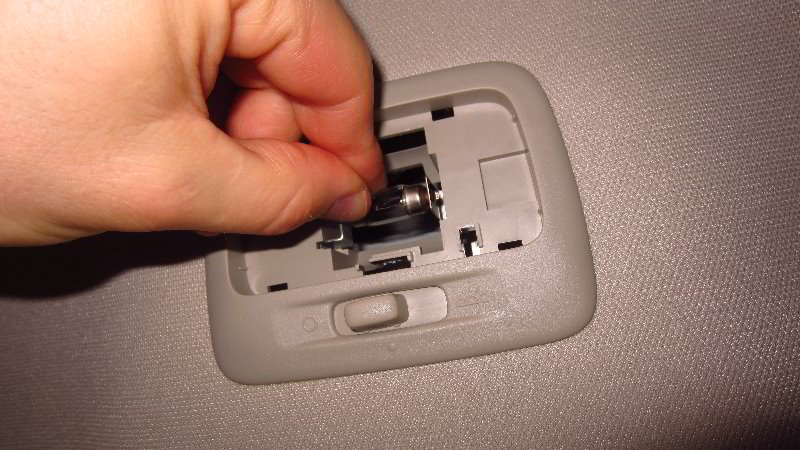 2014-2021-Mitsubishi-Outlander-Cargo-Area-Light-Bulb-Replacement-Guide-012