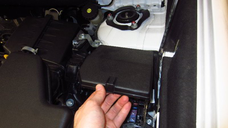 2014-2021-Mitsubishi-Outlander-Electrical-Fuse-Replacement-Guide-005