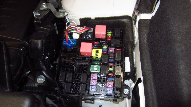 2014-2021-Mitsubishi-Outlander-Electrical-Fuse-Replacement-Guide-009