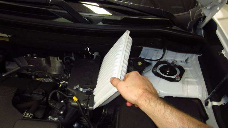 2014-2021-Mitsubishi-Outlander-Engine-Air-Filter-Replacement-Guide-007