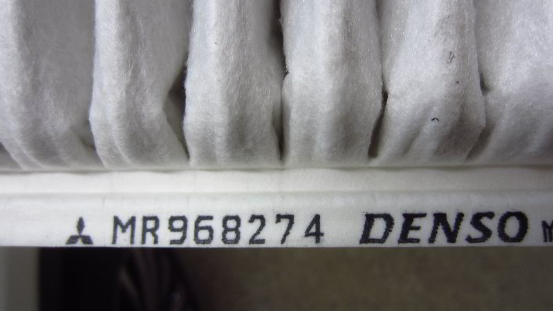 2014-2021-Mitsubishi-Outlander-Engine-Air-Filter-Replacement-Guide-011