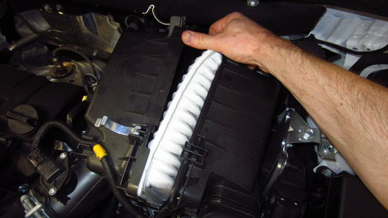 2014-2021-Mitsubishi-Outlander-Engine-Air-Filter-Replacement-Guide-012