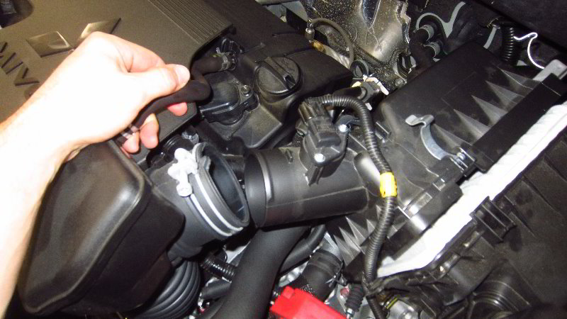 2014-2021-Mitsubishi-Outlander-Engine-Air-Filter-Replacement-Guide-014