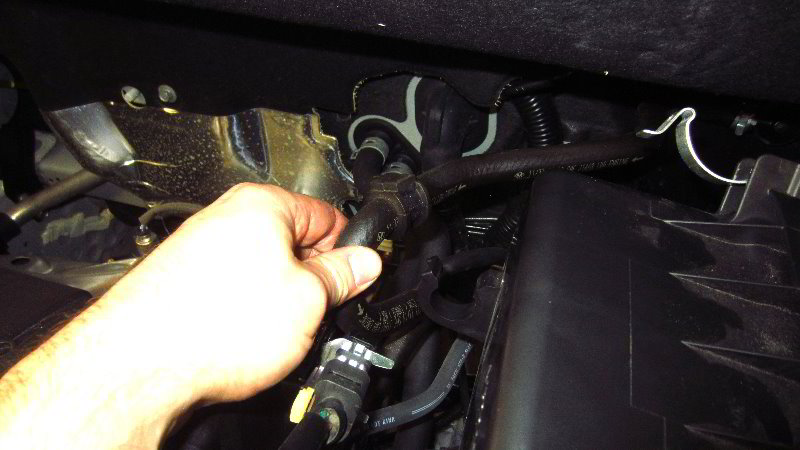 2014-2021-Mitsubishi-Outlander-Engine-Air-Filter-Replacement-Guide-015