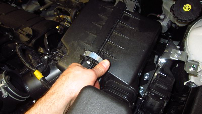 2014-2021-Mitsubishi-Outlander-Engine-Air-Filter-Replacement-Guide-019