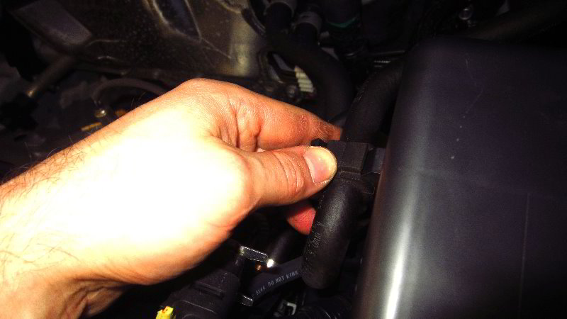 2014-2021-Mitsubishi-Outlander-Engine-Air-Filter-Replacement-Guide-022