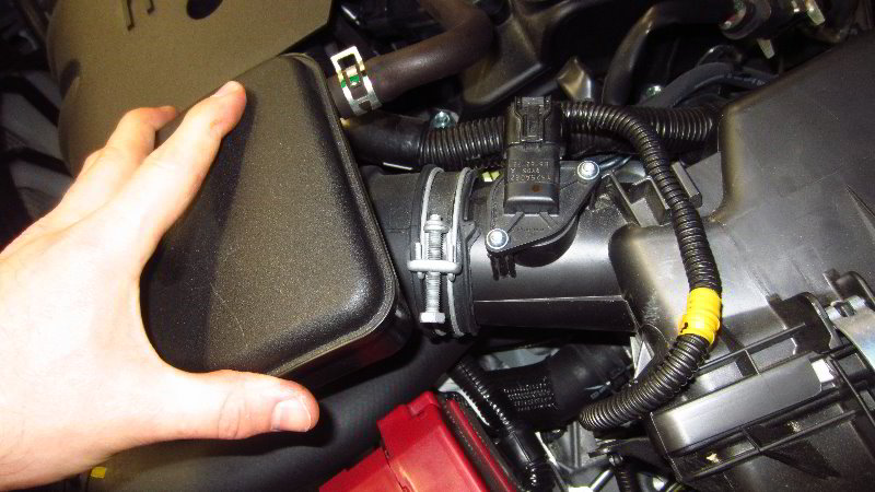 2014-2021-Mitsubishi-Outlander-Engine-Air-Filter-Replacement-Guide-023