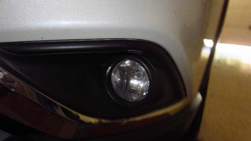 2014-2021-Mitsubishi-Outlander-Fog-Light-Bulbs-Replacement-Guide-001