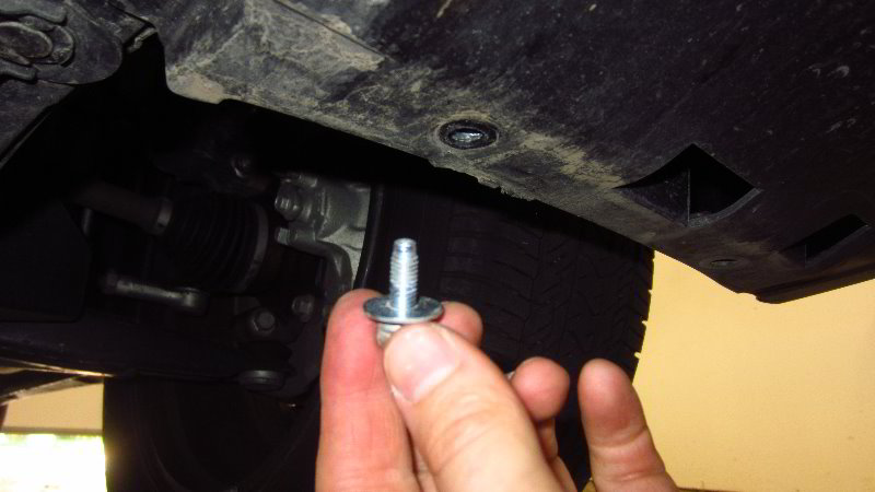 2014-2021-Mitsubishi-Outlander-Fog-Light-Bulbs-Replacement-Guide-008