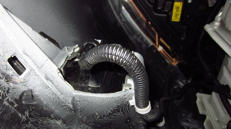 2014-2021-Mitsubishi-Outlander-Fog-Light-Bulbs-Replacement-Guide-010